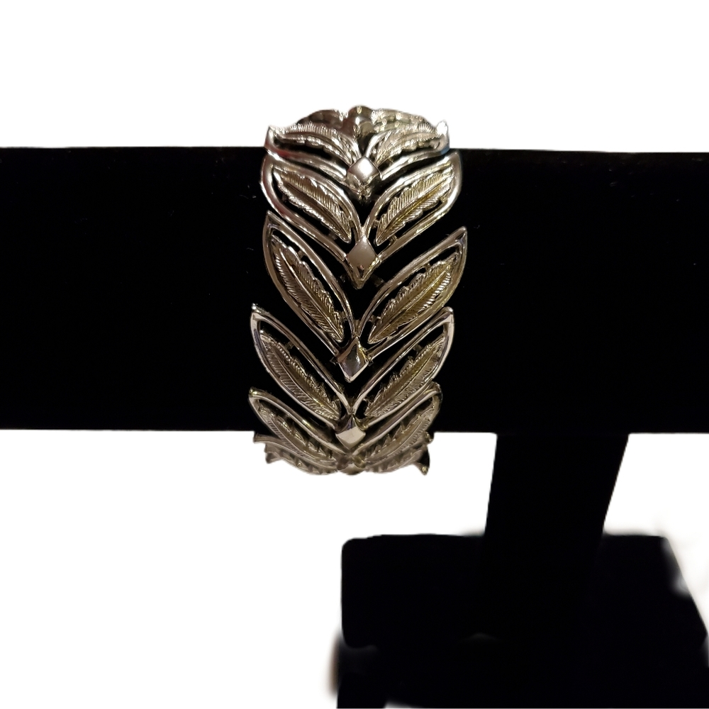 Coro Flying Pegasus Women's Sliver Toned Costume Jewelry Bracelet Leaf Vintage